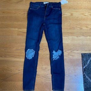 Free People Ripped Knee Jeans (NWT)